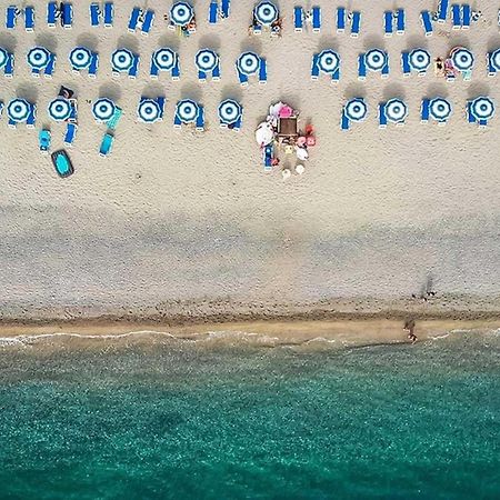 Club Esse Aquilia Beach Village Badolato Marina Esterno foto
