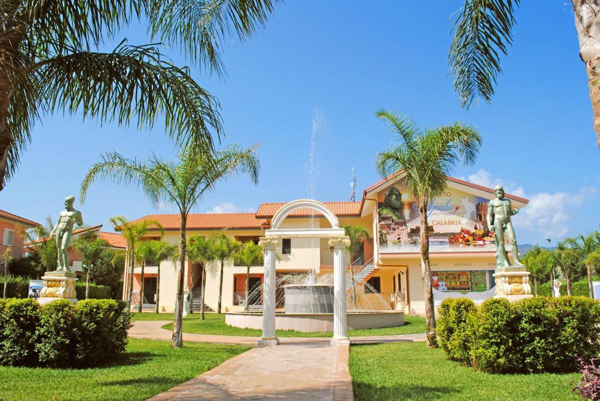Club Esse Aquilia Beach Village Badolato Marina Esterno foto