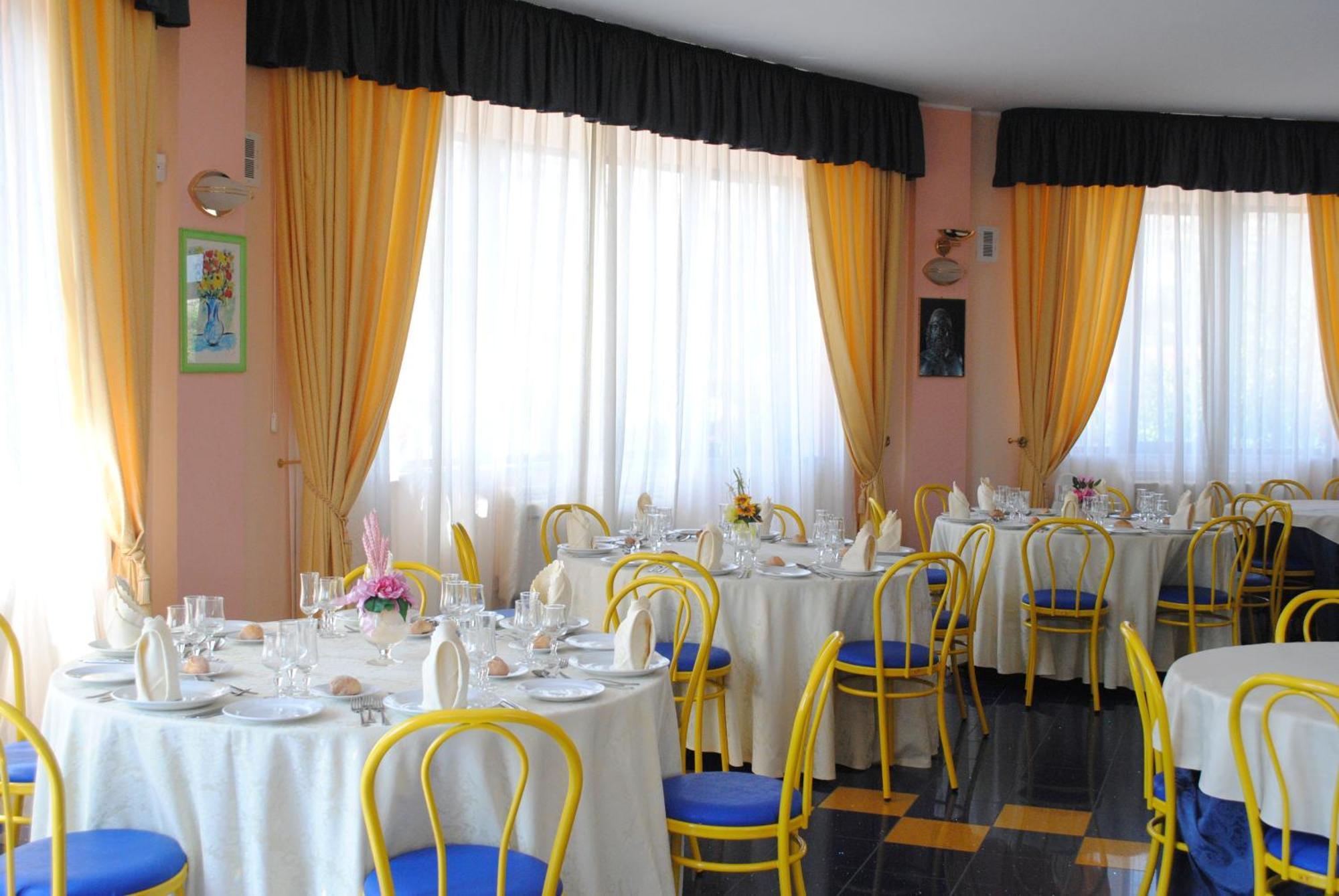 Club Esse Aquilia Beach Village Badolato Marina Esterno foto